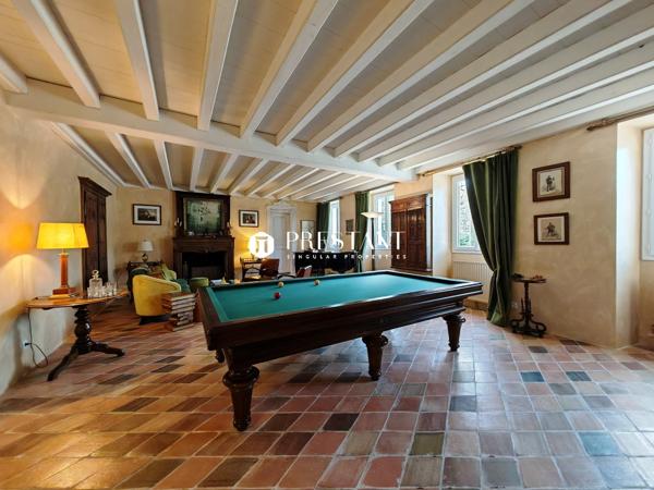 Magnifique maison de maître restaurée avec parc et vue sur les vignes, à 15 min des commerces, COGNAC