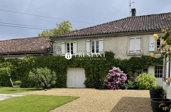 Magnifique maison de maître restaurée avec parc et vue sur les vignes, à 15 min des commerces, COGNAC