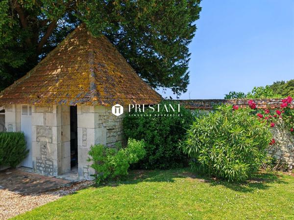 Magnifique maison de maître restaurée avec parc et vue sur les vignes, à 15 min des commerces, COGNAC
