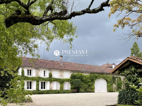 Magnifique maison de maître restaurée avec parc et vue sur les vignes, à 15 min des commerces, COGNAC