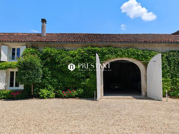 Magnifique maison de maître restaurée avec parc et vue sur les vignes, à 15 min des commerces, COGNAC