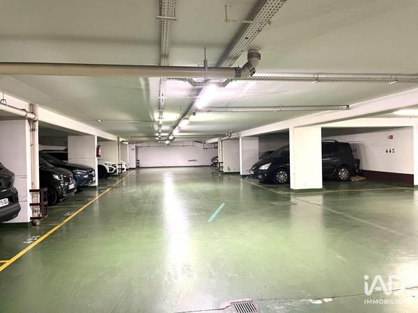 Location parking 10 m² Paris 2
