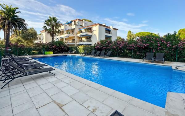 Appartement à vendre    4 pièces • 95 m2 Antibes