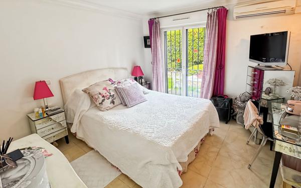 Appartement à vendre    4 pièces • 95 m2 Antibes