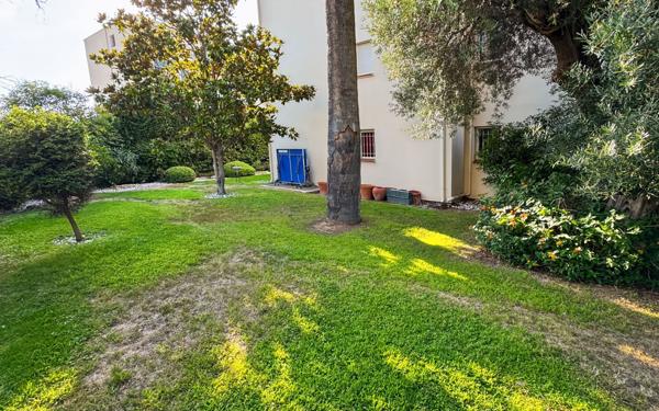 Appartement à vendre    4 pièces • 95 m2 Antibes