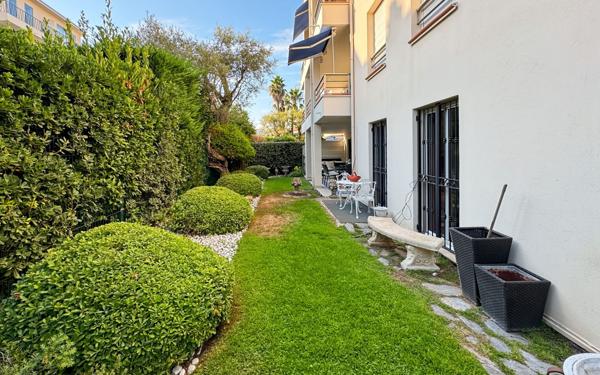 Appartement à vendre    4 pièces • 95 m2 Antibes