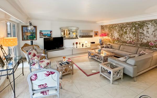 Appartement à vendre    4 pièces • 95 m2 Antibes