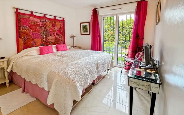 Appartement à vendre    4 pièces • 95 m2 Antibes