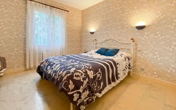 Maison à vendre    3 pièces •  Castelculier