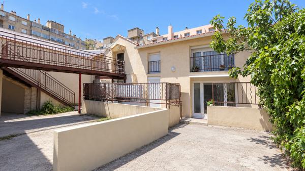 PETIT IMMEUBLE DE RAPPORT – 9 LOTS – RENTABILITÉ POTENTIELLE 10% – À 5 MIN DE LA GARE SAINT-CHARLES