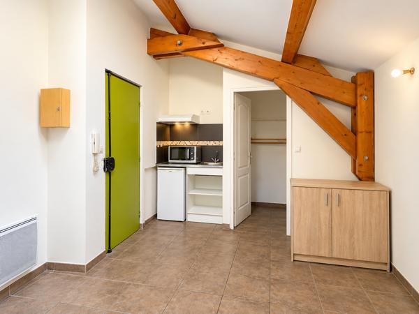 PETIT IMMEUBLE DE RAPPORT – 9 LOTS – RENTABILITÉ POTENTIELLE 10% – À 5 MIN DE LA GARE SAINT-CHARLES