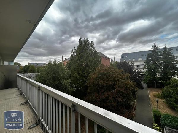Appartement à louer 5 pièces 110.37m² Chartres (28000)