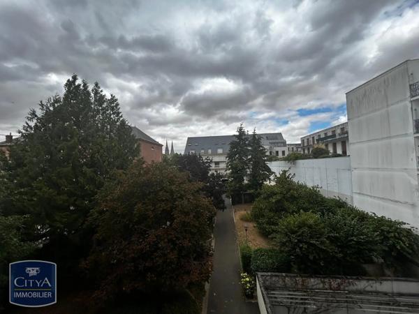 Appartement à louer 5 pièces 110.37m² Chartres (28000)