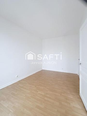 2 pièces 33 m2 proche du métro Mairie de montreuil (ligne 9)