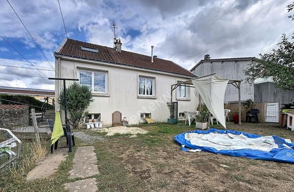 Maison à vendre à Saint Laurent Des Autels - 3 chambres, sous-sol et jardin