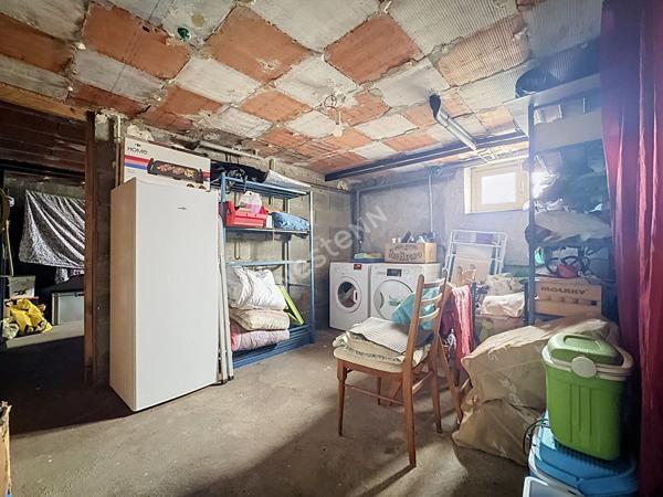 Maison à vendre à Saint Laurent Des Autels - 3 chambres, sous-sol et jardin