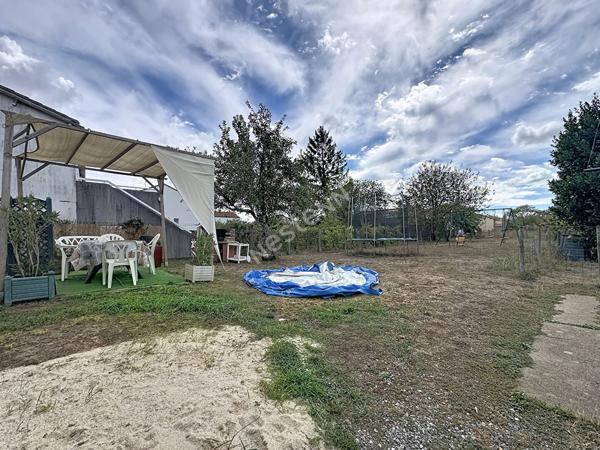 Maison à vendre à Saint Laurent Des Autels - 3 chambres, sous-sol et jardin