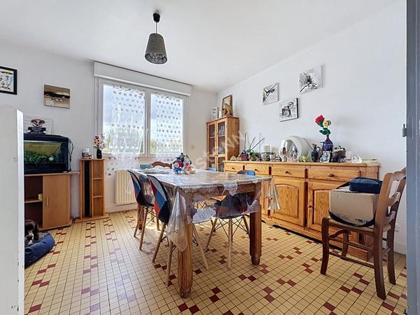 Maison à vendre à Saint Laurent Des Autels - 3 chambres, sous-sol et jardin