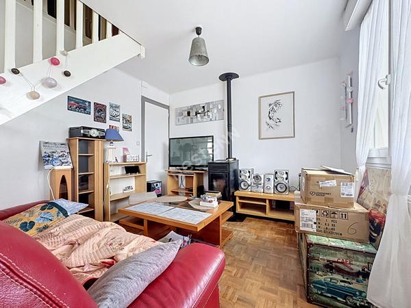 Maison à vendre à Saint Laurent Des Autels - 3 chambres, sous-sol et jardin