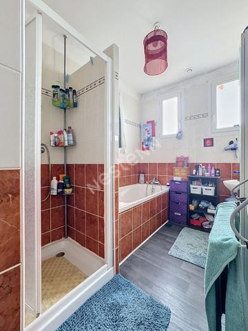 Maison à vendre à Saint Laurent Des Autels - 3 chambres, sous-sol et jardin