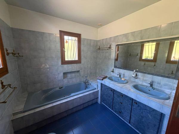 Maison meublée à louer 161.82m² Saint-Désirat