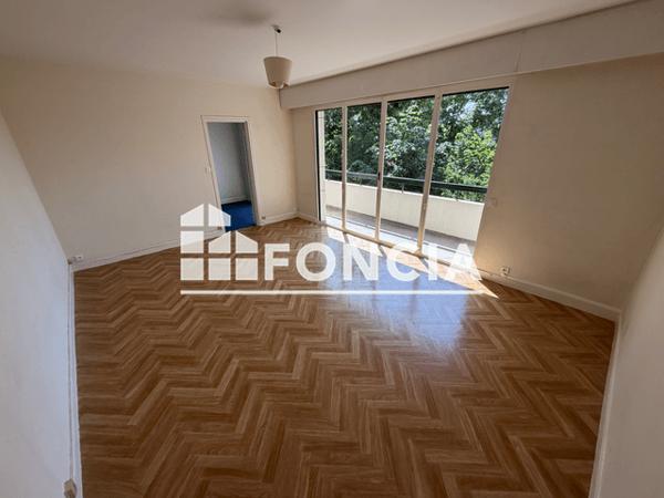 Location Appartement 2 pièces 49.67 m² - 6 RUE SAINT HILAIRE Poitiers 86000