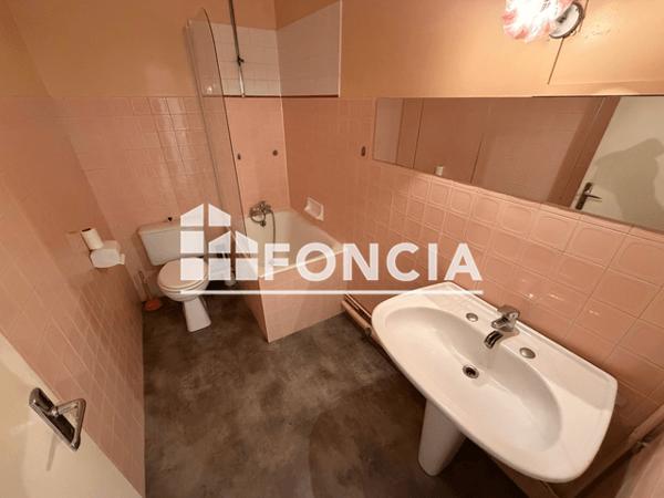 Location Appartement 2 pièces 49.67 m² - 6 RUE SAINT HILAIRE Poitiers 86000