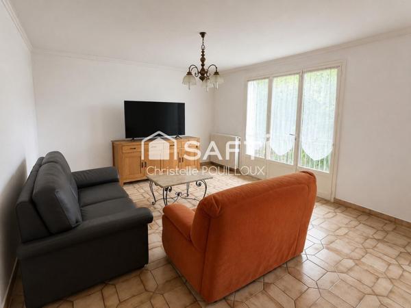 Maison individuelle familiale avec sous-sol aménagé et grand garage