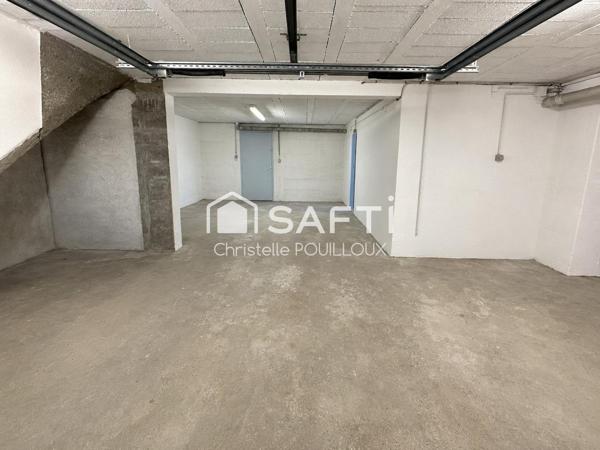 Maison individuelle familiale avec sous-sol aménagé et grand garage