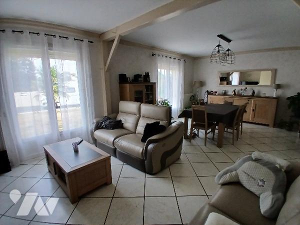 Maison avec piscine à vendre à CHATILLON-SUR-THOUET (79200)