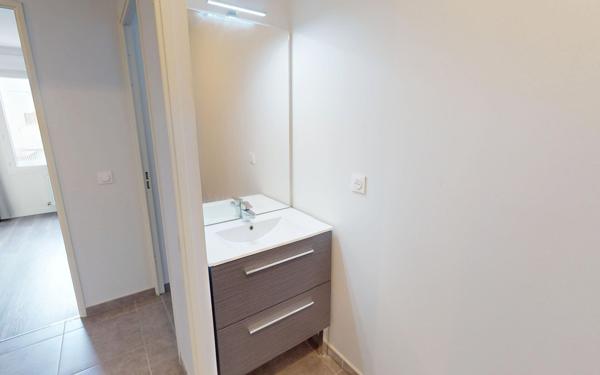 Appartement à louer    3 pièces •  Vaulx-en-Velin