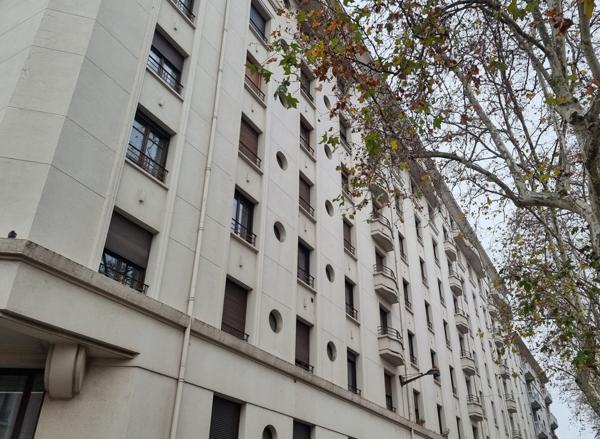 MURS COMMERCIAUX BAR RESTAURANT