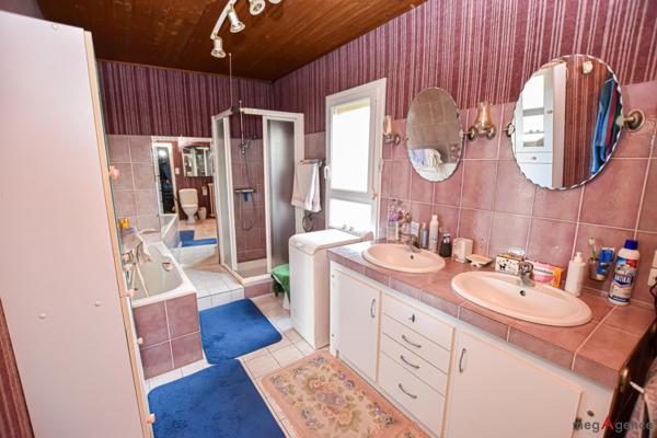 Maison à SABLE-SUR-SARTHE, 72300 - 5 pièces 120m²