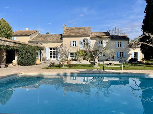 Eyguières (13430) Propriété d'exception - 600 m² habitables - 6,4 hectares