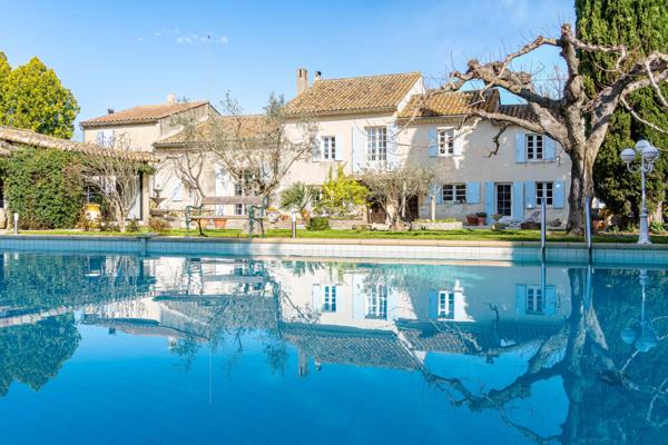 Eyguières (13430) Propriété d'exception - 600 m² habitables - 6,4 hectares