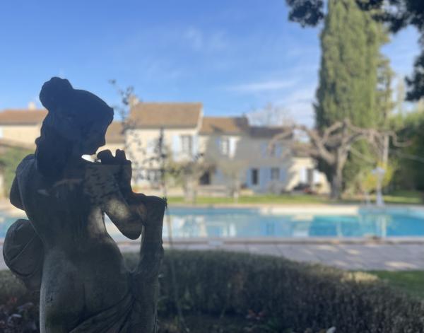 Eyguières (13430) Propriété d'exception - 600 m² habitables - 6,4 hectares