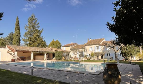 Eyguières (13430) Propriété d'exception - 600 m² habitables - 6,4 hectares