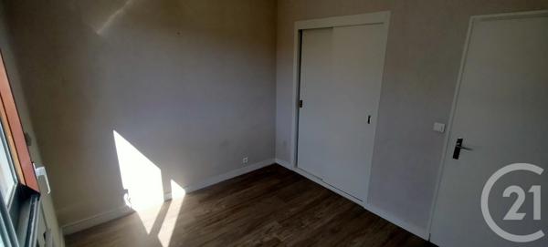 Appartement F4 à vendre  4 pièces - 94,12 m 2   LONS LE SAUNIER  - 39