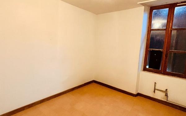 Appartement à vendre    5 pièces • 85,70 m2 Largentière