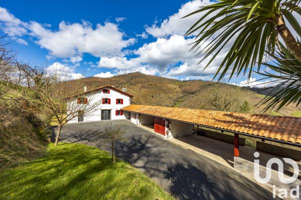 Maison à vendre 5 pièces 240 m² Saint-Martin-d'Arrossa