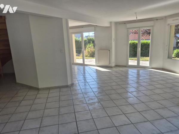 MAISON SUR TERRAIN DE 630M²
