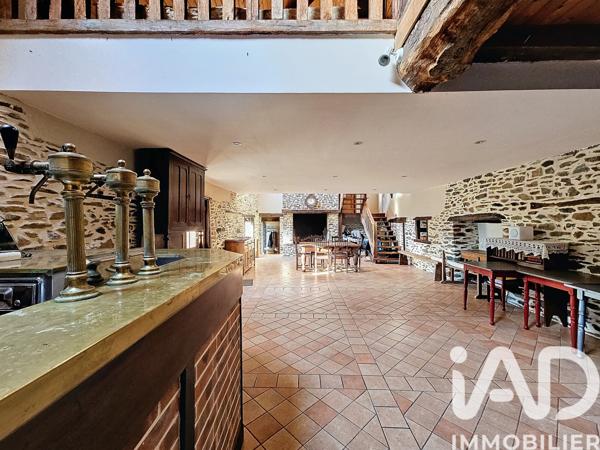 Maison à vendre 10 pièces 329,75 m² Châteaugiron
