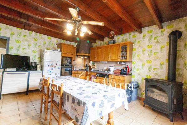 Maison vue dégagée en plaine nature proche ruisseau