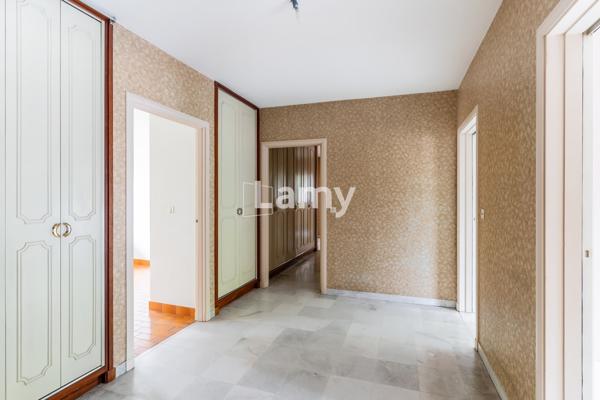 Parking + parking + appartement