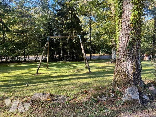 Maison contemporaine dans un cadre verdoyant