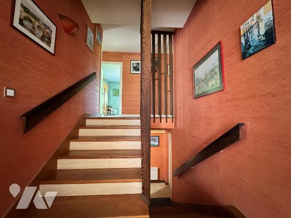 Maison contemporaine dans un cadre verdoyant