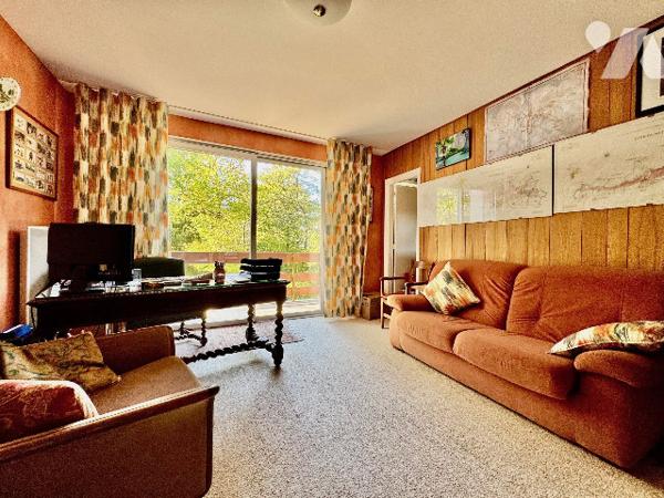 Maison contemporaine dans un cadre verdoyant