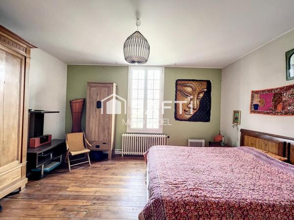 ROCHERS - MAISON AVEC 4/5 CHAMBRES & JARDIN