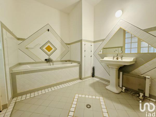 Maison à vendre 11 pièces 1 000 m² Entraigues-sur-la-Sorgue