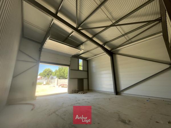 Local mixte activité/bureaux à louer - 879 m² - Parc d'activités Béziers - Site sécurisé avec visibilité et accessibilité PL